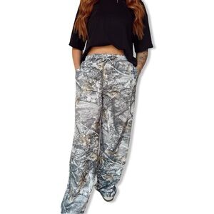 Bourbon & Belles Grey Camo Wide Leg Sweatpants Size Medium